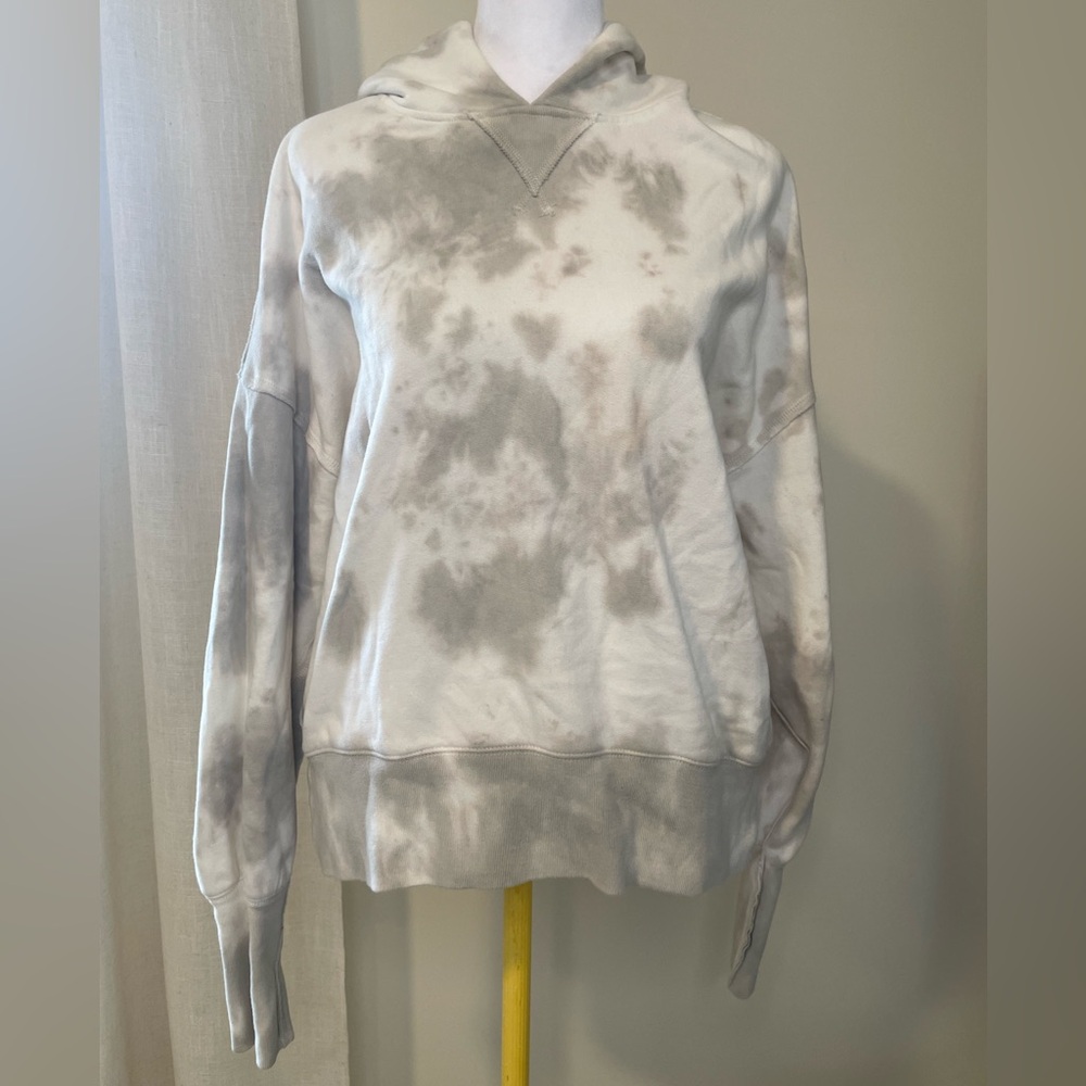 Abercrombie & Fitch Gray and Cream Tie-Dye Sweater